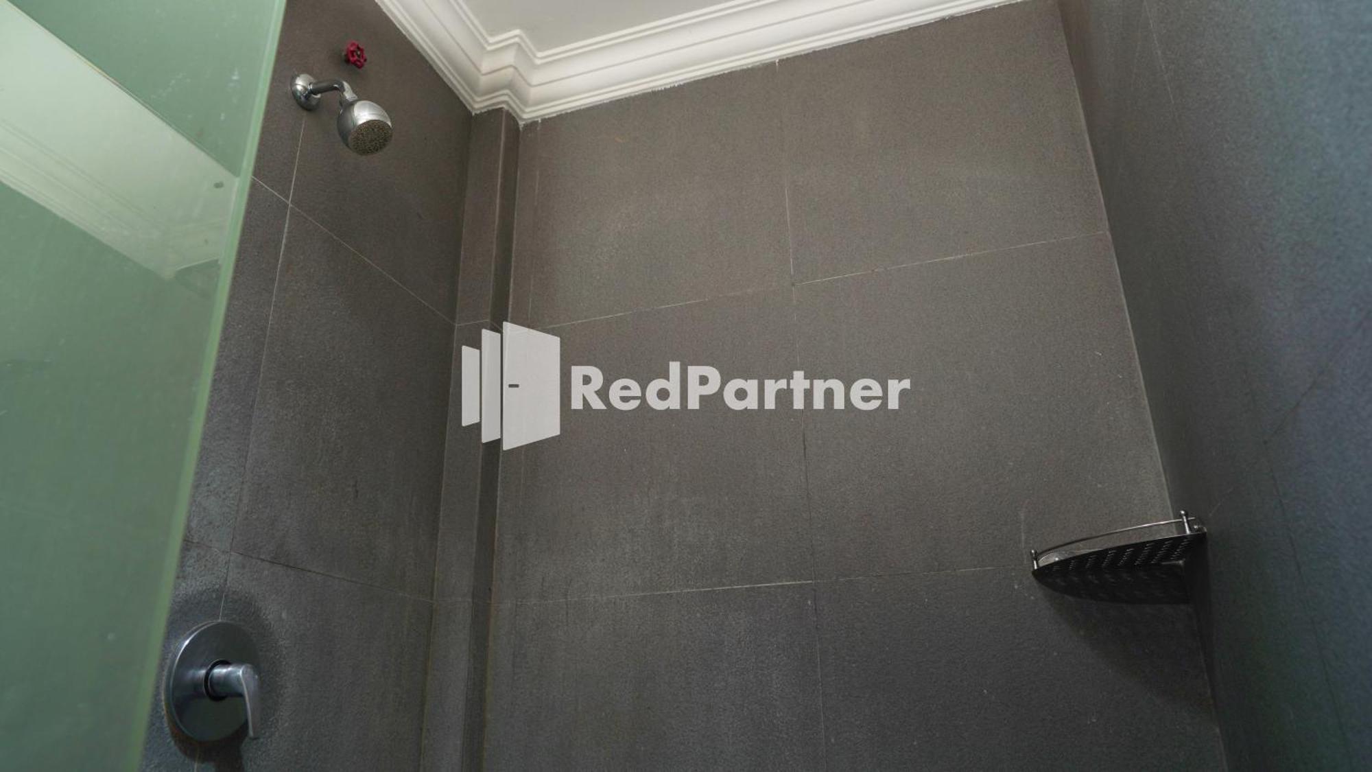 Wisma Sederhana Mitra Reddoorz Медан Стая снимка
